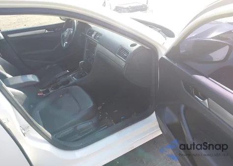 2015 Volkswagen Passat 1.8T Limited Edition из США, поврежденный, VIN 1VWAS7A35FC089505